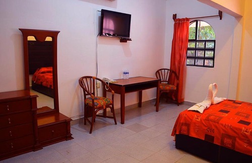 Tuxtla Gutierrez Hotel | Family-Friendly Retreat at Casa Kolping with Pool & Breakfast