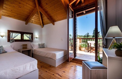 Porto Koukla Villa | Oceanfront Casa Koukounaria: Rated 9/10 & Pet Friendly