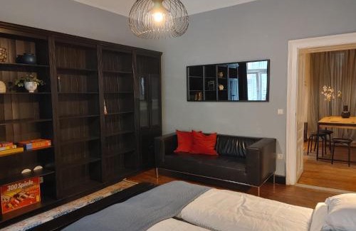 Funfhaus Apartment | Welcoming Casa Kruegelstein: Family Friendly with Breakfast