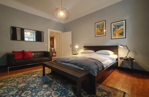 Funfhaus Apartment | Welcoming Casa Kruegelstein: Family Friendly with Breakfast