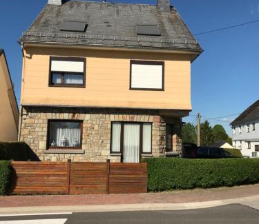 Buellingen House | Casa Léon: Guests Love Our Pet-Friendly Retreat