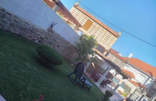 Carnota House | Explore Casa López: Highly Rated with Family-Friendly Amenities