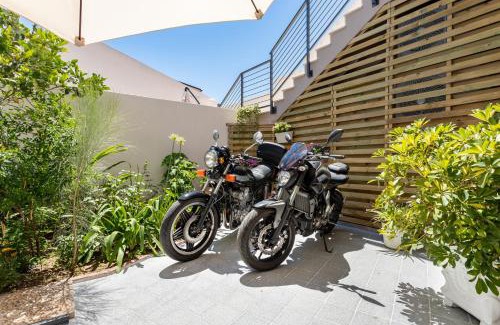 Cabras House | Pet-Friendly CASA L'ANGOLO FIORITO with Oceanfront Views