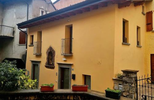 Siviano House | Discover Casa L'Isola di Sara: Family-Friendly Retreat