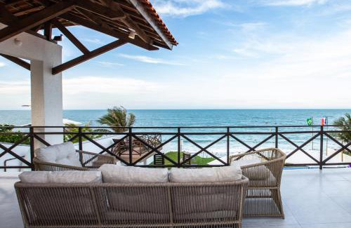 Jacauna House | Casa La Baule: Oceanfront Retreat with Hot Tub & Pool