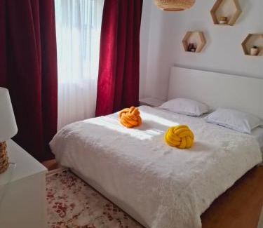 Techirghiol House | Affordable Family Retreat at Casa La Bunicu Hotel