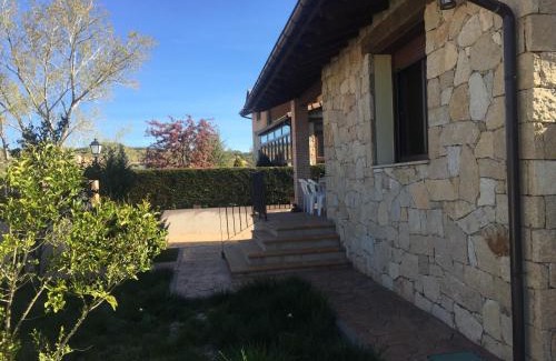 Navarredonda de Gredos Ski Chalet | Pet-Friendly Retreat at Casa la Cabañuela - Rated 9.1/10