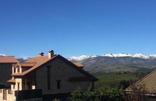 Navarredonda de Gredos Ski Chalet | Pet-Friendly Retreat at Casa la Cabañuela - Rated 9.1/10