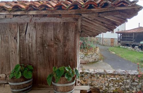 Llueves House | Experience Casa La Cruz: Family-Friendly Stay Near Cangas