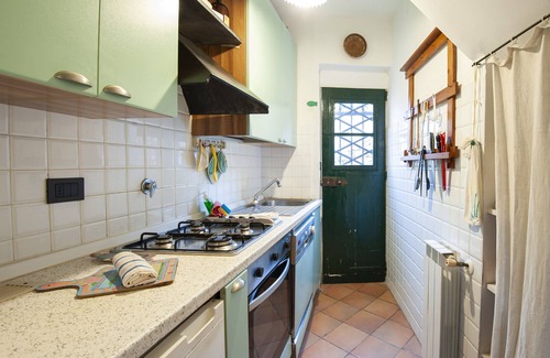 Torre del Mare Apartment | Welcoming Casa La Gonza: Family & Pet-Friendly Stay