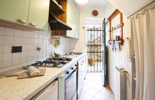 Torre del Mare Apartment | Welcoming Casa La Gonza: Family & Pet-Friendly Stay