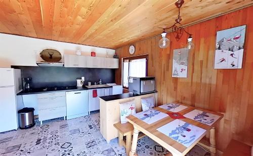 Saint-Veran Apartment | CASA-La Lobio: Family-Friendly Retreat with Scenic Views