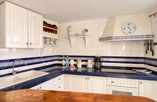 Punta Mujeres Ski Chalet | Casa La Marea: Experience Oceanfront Bliss Near the Sea