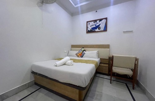 Amar Sagar Pol Apartment | Welcoming Casa La Mystica: Pet-Friendly Family Retreat