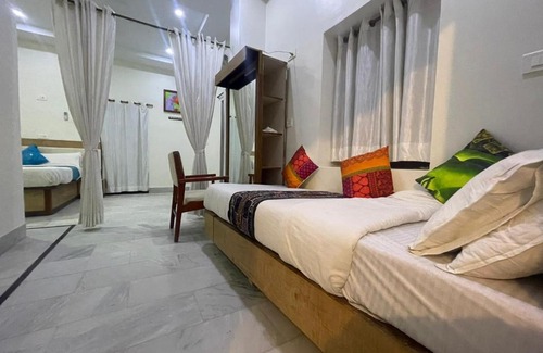 Amar Sagar Pol Apartment | Welcoming Casa La Mystica: Pet-Friendly Family Retreat