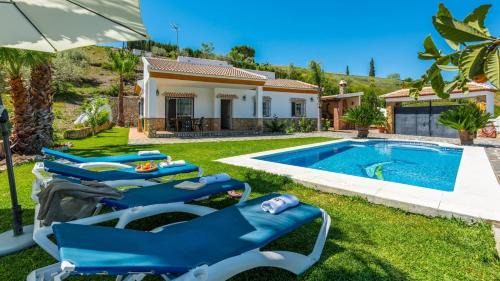 Competa Villa | Discover Casa La Osa Mayor Competa: Poolside Family Retreat