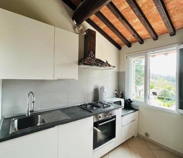 Mologno Apartment | Discover Casa La Pace: Family-Friendly with Ocean Views