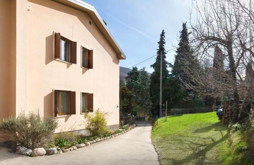 Costermano Apartment | Cozy Casa La Palma: Family and Pet Friendly by the Lake