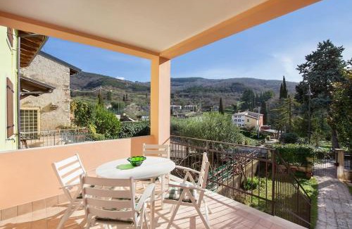 Costermano Apartment | Cozy Casa La Palma: Family and Pet Friendly by the Lake