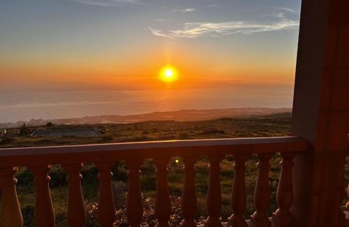 Taucho House | Pet-Friendly Casa La Quinta: Oceanfront Bliss with 9.8 Rating