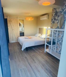 Riogordo Bed & Breakfast | Oceanfront Oasis at Casa la Quinta - Guest Rated 9.9/10