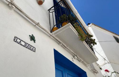 Altea House | Cozy Casa la Rana Townhouse Steps from the Beach