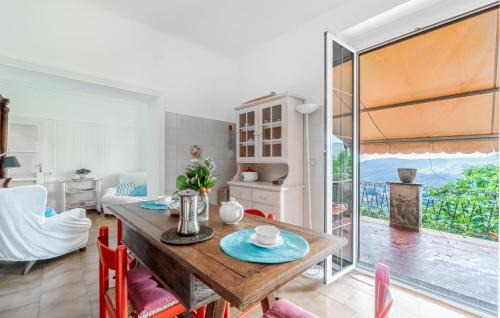 Carro House | Pet-Friendly Home in Carro with Free WiFi Access