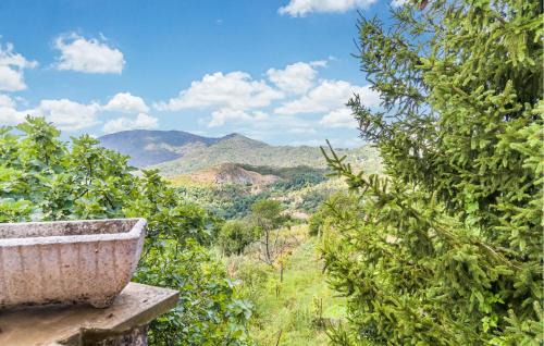 Carro House | Pet-Friendly Home in Carro with Free WiFi Access