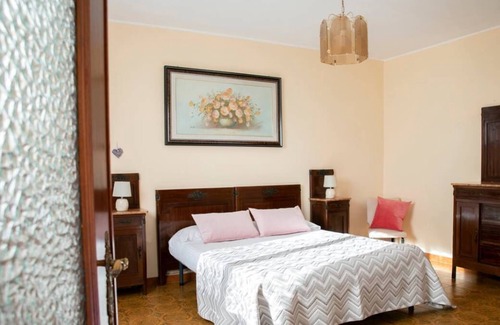 Zorzino Apartment | Relax at Casa La Rondine with Oceanfront Views & Breakfast