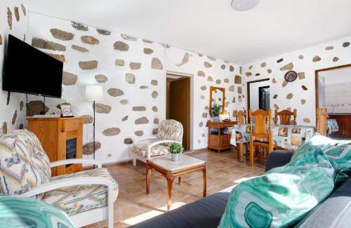 Pajara House | Discover Casa la Solapa: Rated 9.5/10, Family Friendly Stay