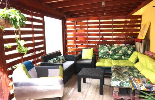 Arenas del Mar House | Cozy Casa la Sonrisa: Enjoy a Poolside Retreat