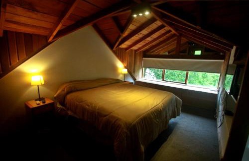 San Martin de los Andes House | Casa La Veleta: Family-Friendly Stay with Pool & Hot Tub