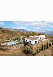 Loja Villa | Experience Oceanfront Comfort at Casa la Viña de la Tireta