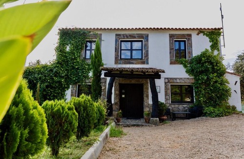 Pedroso de Acim Villa | Experience Comfort at Casa La Viña: Rated 9.5/10
