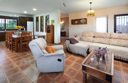 Canillas de Aceituno Villa | Discover Casa La Vina De La Tireta: 10/10 Poolside Escape