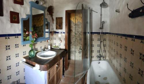 Benarraba House | Pet-Friendly Retreat: Casa La Yedra with 9.3/10 Rating