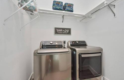 Midtown House | Casa LaBella - Downtown Views & Family-Friendly Amenities
