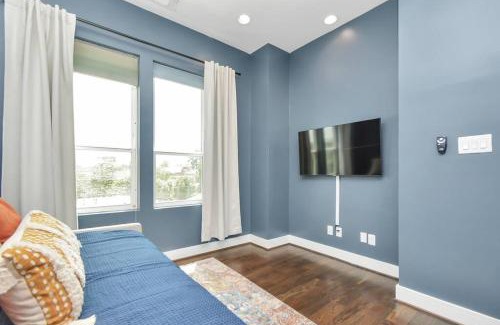 Midtown House | Casa LaBella - Downtown Views & Family-Friendly Amenities
