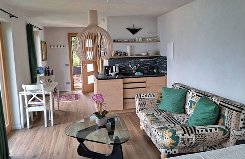 San Bartolomeo Apartment | Relax at Casa Lago Azzurro: Oceanfront Retreat Awaits
