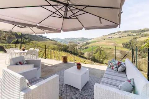 Mango House | Discover Casa Langhe di Mango - Barolo with Oceanfront Views