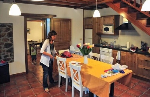 Villar de Huergo Cottage | Casa Larrionda 31: Oceanfront Retreat for 4 Guests