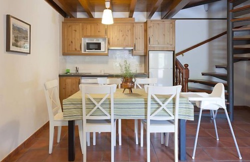 Villar de Huergo Cottage | Casa Larrionda 31: Oceanfront Retreat for 4 Guests