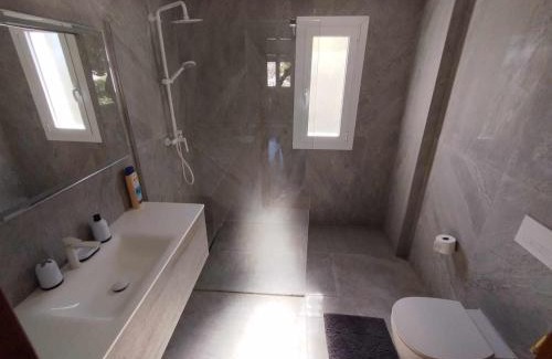 La Canyada dels Pins House | Cozy Holiday Homes in La Cañada, Spain for Families & Pets