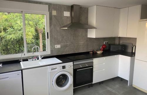 La Canyada dels Pins House | Cozy Holiday Homes in La Cañada, Spain for Families & Pets