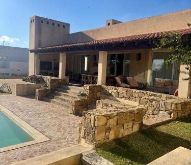 Tandil House | Guest Rated 10/10: Casa Las Hortensias with Pool Access