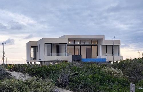 Sisal House | Discover Casa las Margaritas: Beachfront Retreat in Paradise