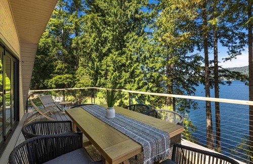 Sudden Valley House | Discover Casa Las Nubes: Lakefront Cabin with Hot Tub