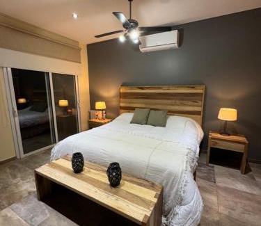 Vistalba House | Casa Las Palmas: Pet-Friendly Hotel with Oceanfront Pool