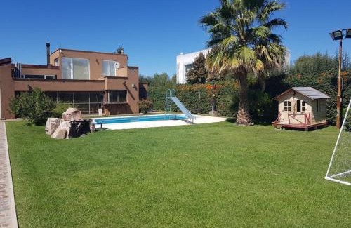 Vistalba House | Casa Las Palmas: Pet-Friendly Hotel with Oceanfront Pool