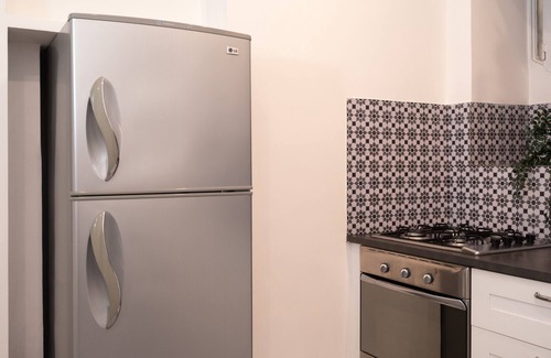 Montecalvario House | Comfortable Casa Latilla in Historic Naples with Great Amenities